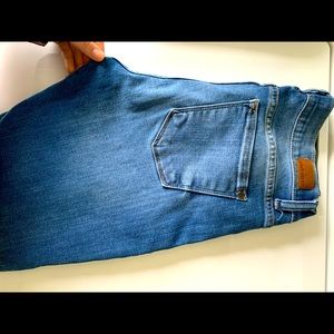 Judy Blue Capri Length Jeans